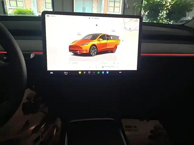 Tesla Model Y — Фото автомобиля 12