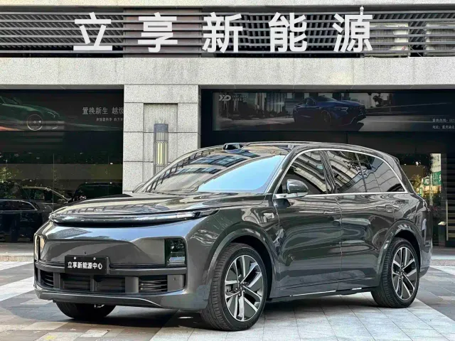 Фотография автомобиля — Li Auto L8