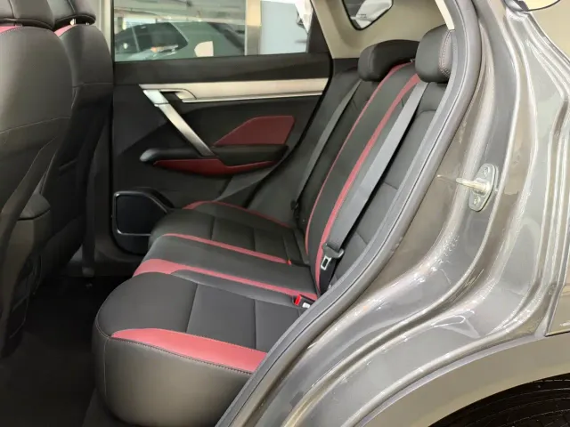 Geely Binyue — Фото автомобиля 12