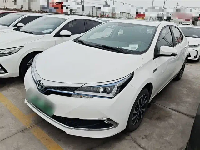 Фотография автомобиля — Toyota Corolla Twin Engine E+