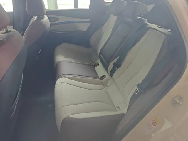 BYD Seal 07 DM-i — Фото автомобиля 12