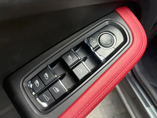 Porsche Macan — Фото автомобиля 17