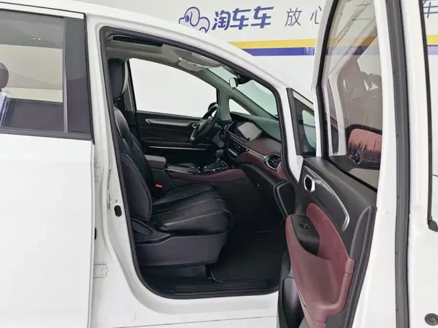 GAC Trumpchi M6 — Фото автомобиля 8