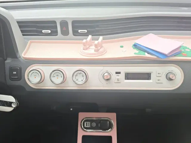 Wuling Hongguang Mini EV — Фото автомобиля 14