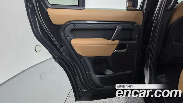 Land Rover Defender L663 — Фото автомобиля 14