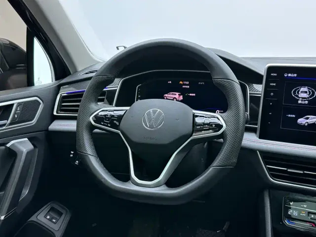 Volkswagen Tiguan L PHEV — Фото автомобиля 22