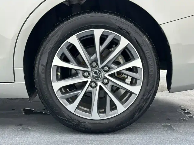 Lexus ES — Фото автомобиля 29