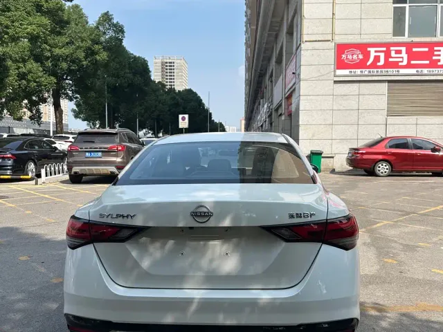 Nissan Sylphy — Фото автомобиля 8