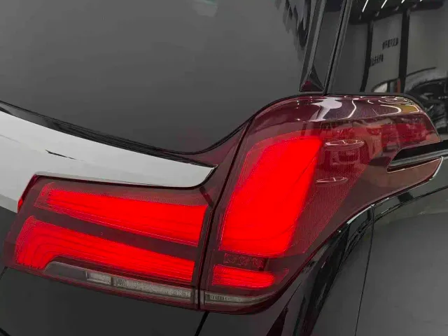 Toyota Alphard — Фото автомобиля 8