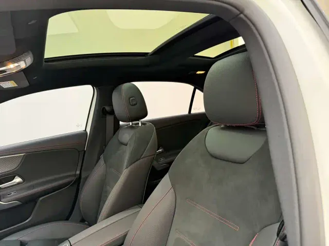 Mercedes-Benz A-Class — Фото автомобиля 23