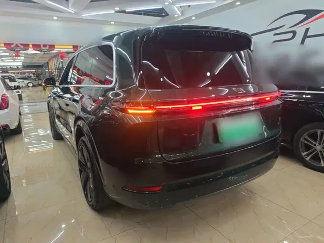 Li Auto L9 — Фото автомобиля 4