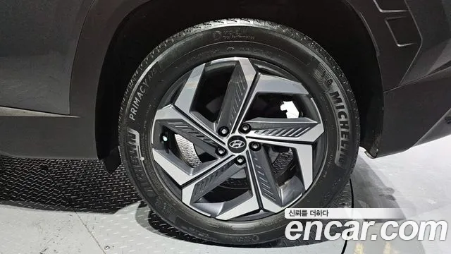 Hyundai Tucson Tucson (NX4) Бензин 1.6 турбо 2WD — Фото автомобиля 5