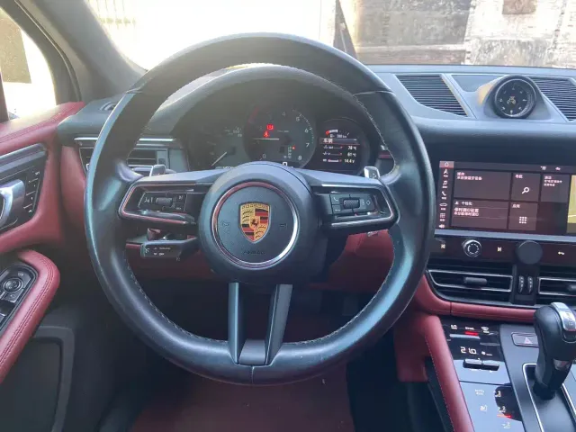 Porsche Macan — Фото автомобиля 7