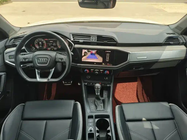 Audi Q3 — Фото автомобиля 14
