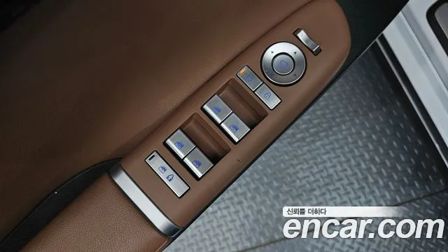 Hyundai Grandeur Grandeur (GN7) 2.5 Бензин 2WD — Фото автомобиля 12