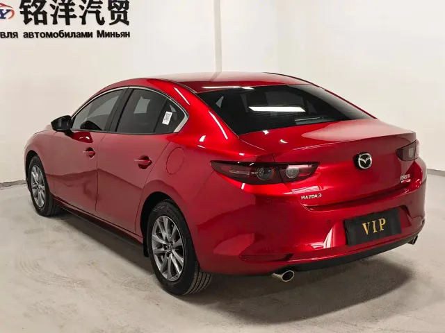 Mazda Axela — Фото автомобиля 6