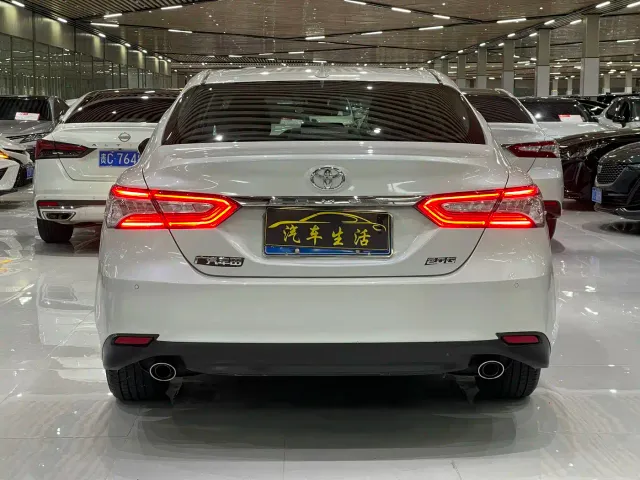 Toyota Camry — Фото автомобиля 12