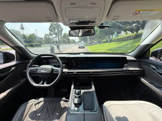 Ford Edge — Фото автомобиля 13