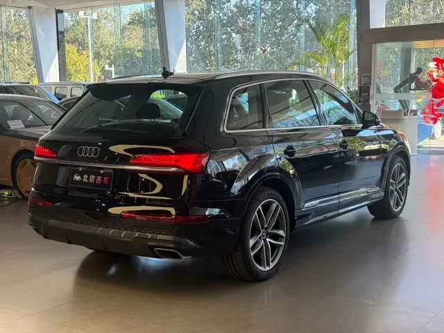 Audi Q7 — Фото автомобиля 5