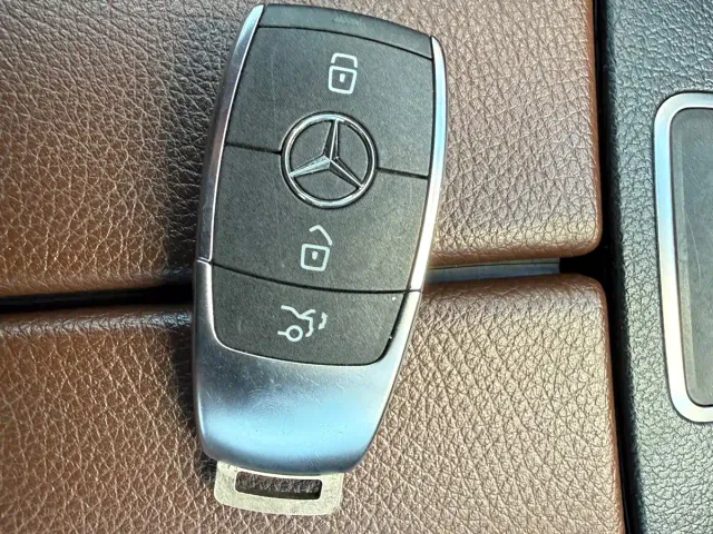 Mercedes-Benz GLB-Class — Фото автомобиля 30