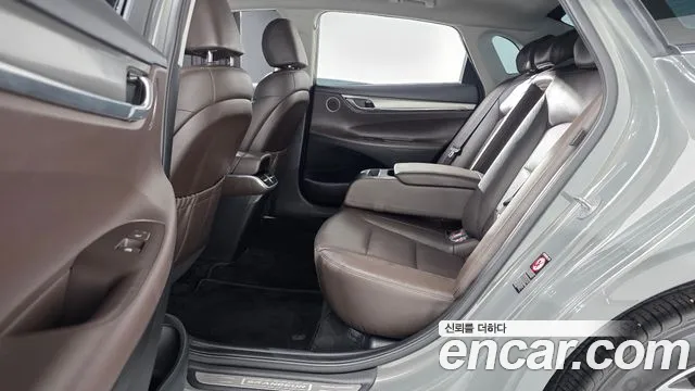 Hyundai Grandeur Grandeur (New) Hybrid — Фото автомобиля 11