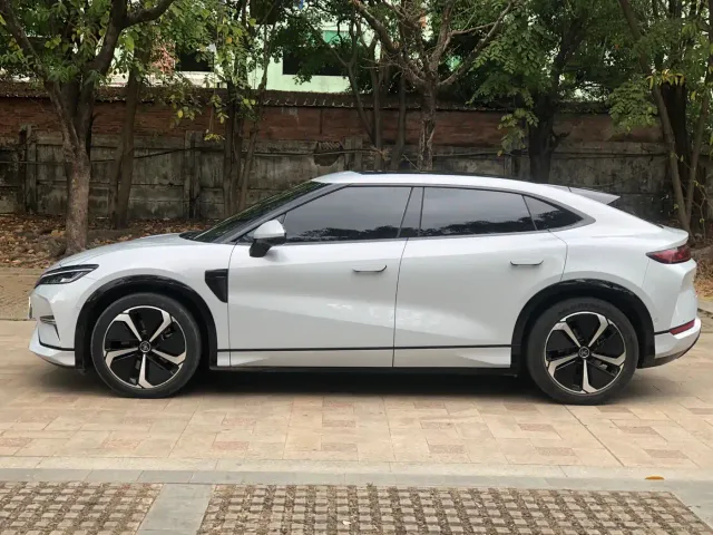 BYD Song L EV — Фото автомобиля 3