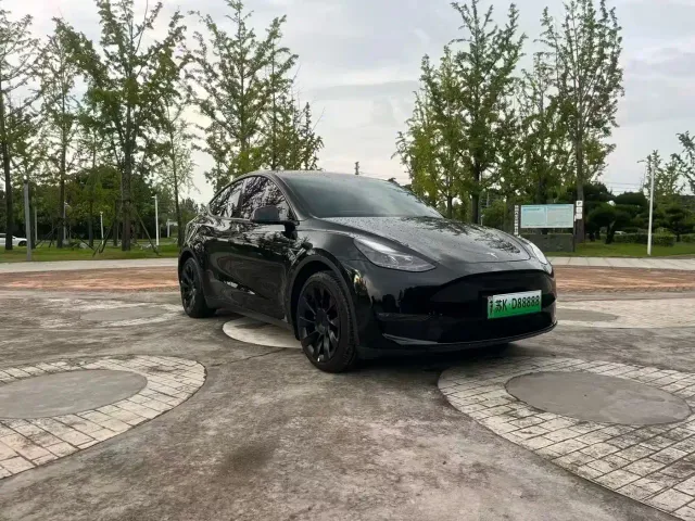 Фотография автомобиля — Tesla Model Y
