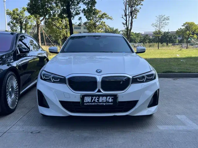 BMW i3 — Фото автомобиля 2
