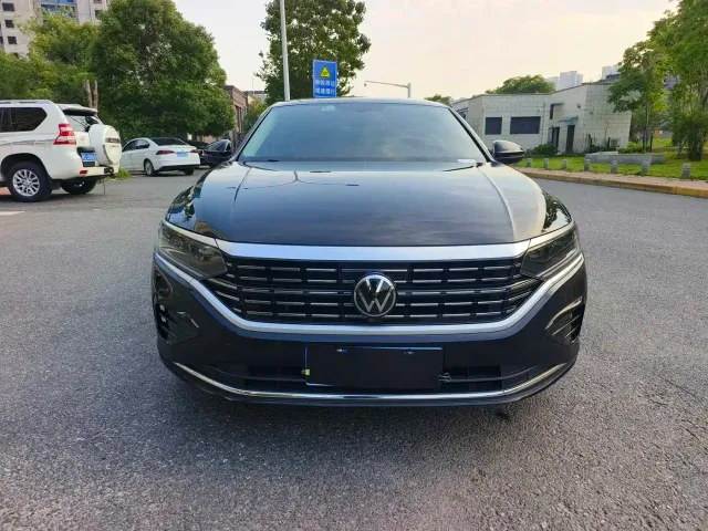 Volkswagen Passat — Фото автомобиля 2