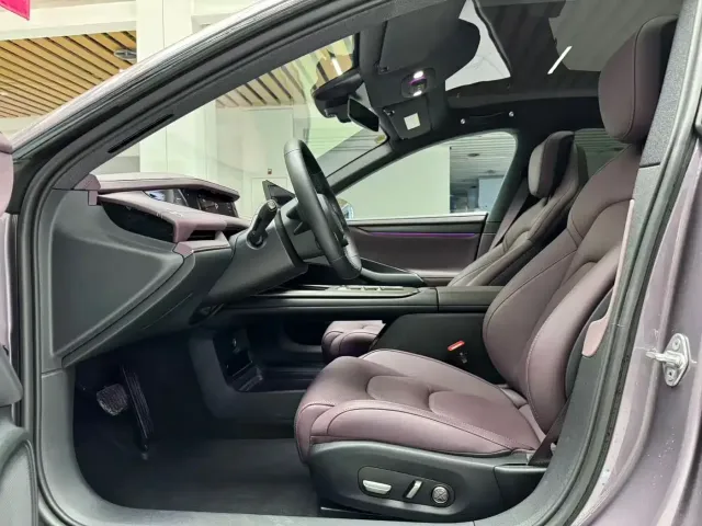 Xiaomi SU7 — Фото автомобиля 10
