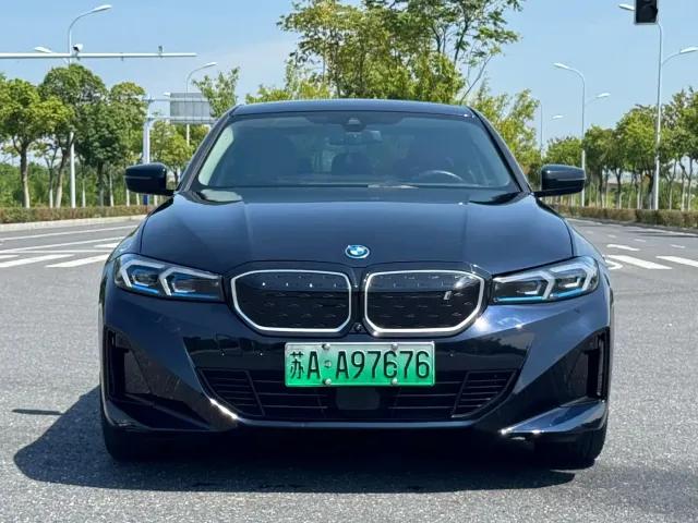 BMW i3 — Фото автомобиля 2