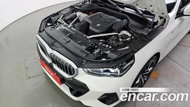 BMW 5-Series 5 серия (G60) 530i xDrive M Sport — Фото автомобиля 6