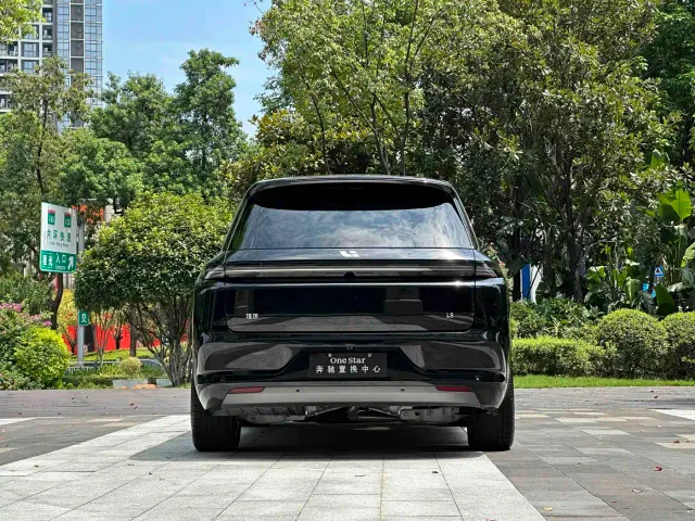 Li Auto L8 — Фото автомобиля 6