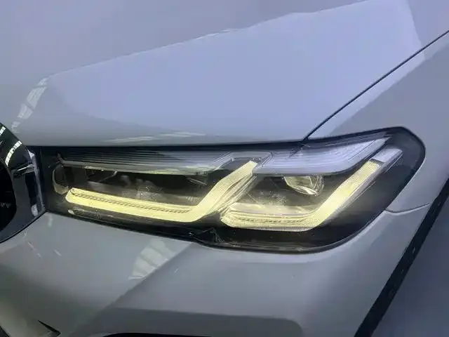 BMW 5 Series — Фото автомобиля 10