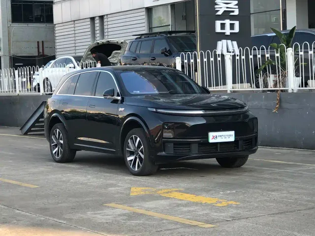 Li Auto L7 — Фото автомобиля 3