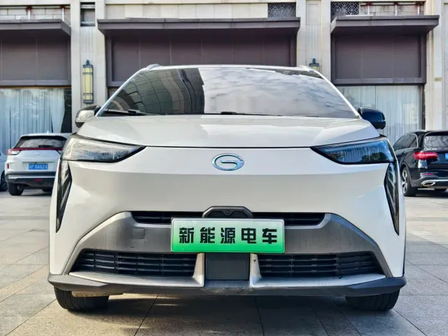 GAC Aion Y — Фото автомобиля 2