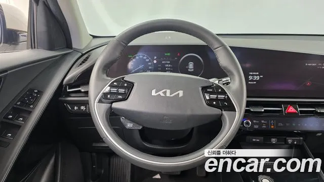 Kia Niro — Фото автомобиля 18