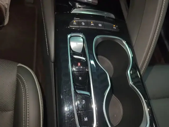 Buick Envision Plus — Фото автомобиля 13