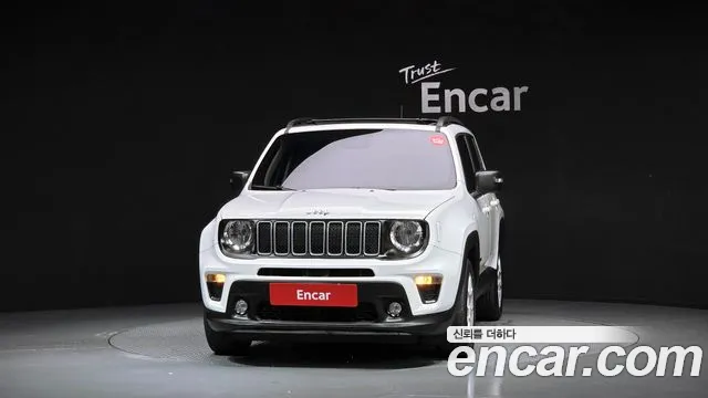 Jeep Renegade — Фото автомобиля 3