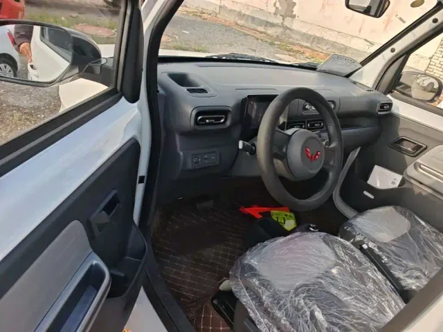 Wuling Zhiguang NEV — Фото автомобиля 15