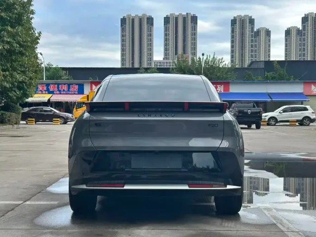 Lynk & Co Z20 — Фото автомобиля 6