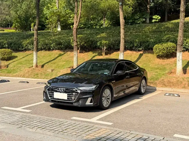 Audi A7L — Фото автомобиля 2