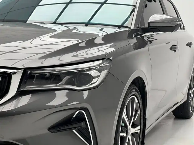 Geely Emgrand — Фото автомобиля 10