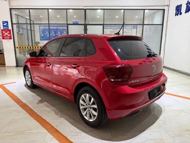 Volkswagen Polo — Фото автомобиля 6