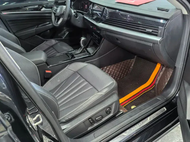 Volkswagen Passat — Фото автомобиля 11