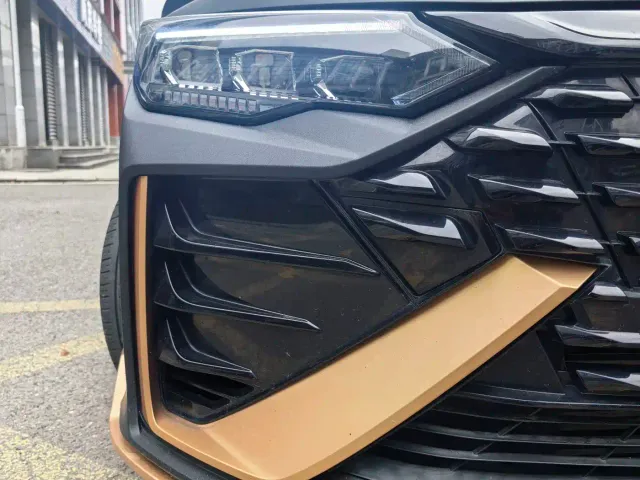 Dongfeng Yixuan MAX — Фото автомобиля 5