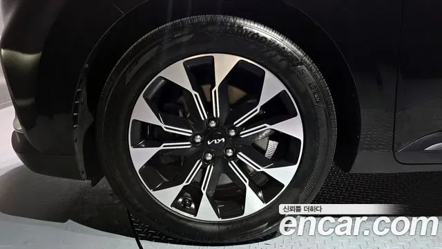 Kia Canival — Фото автомобиля 5