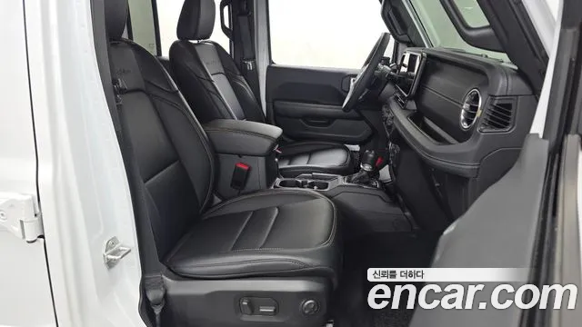 Jeep Wrangler — Фото автомобиля 17
