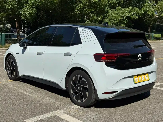 Volkswagen ID.3 — Фото автомобиля 10