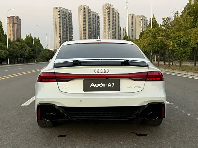 Audi A7 — Фото автомобиля 4